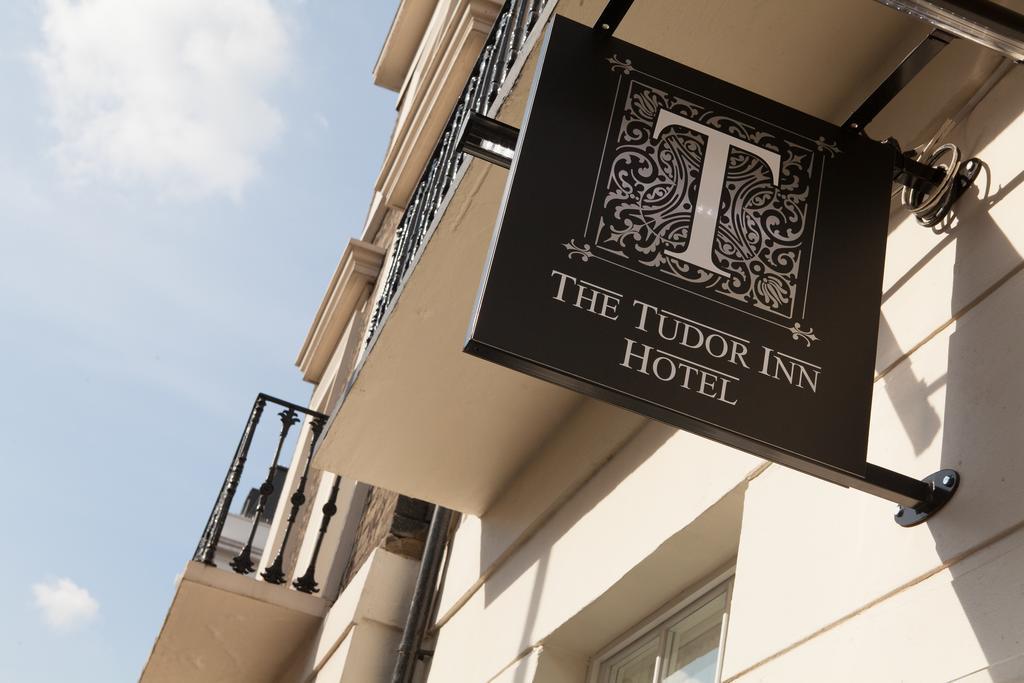 The Tudor Inn Hotel Лондон Екстериор снимка