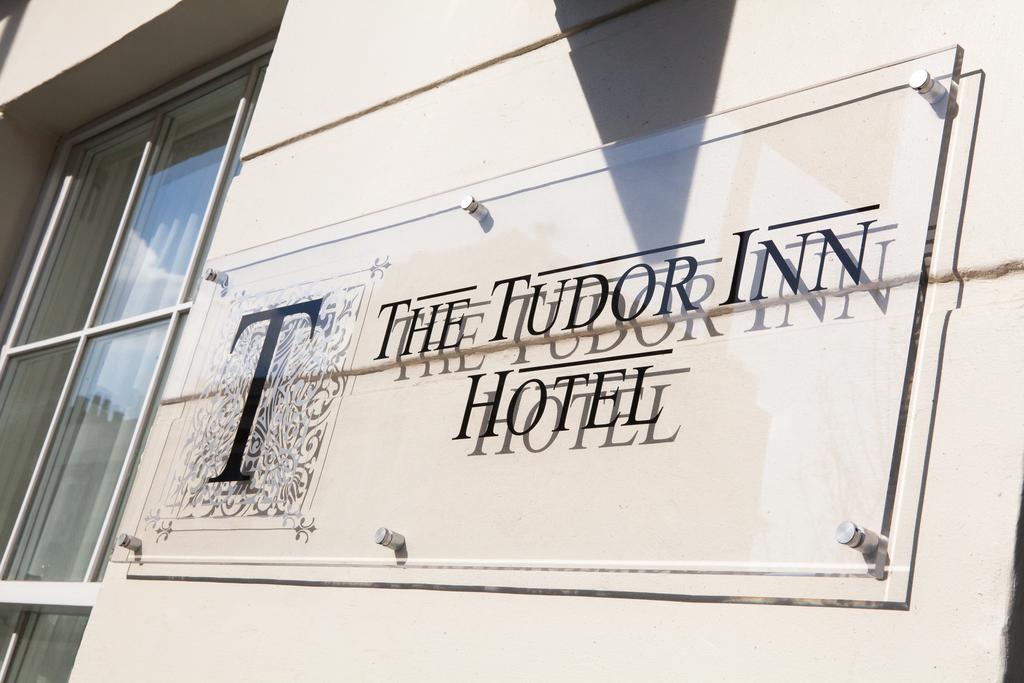 The Tudor Inn Hotel Лондон Екстериор снимка